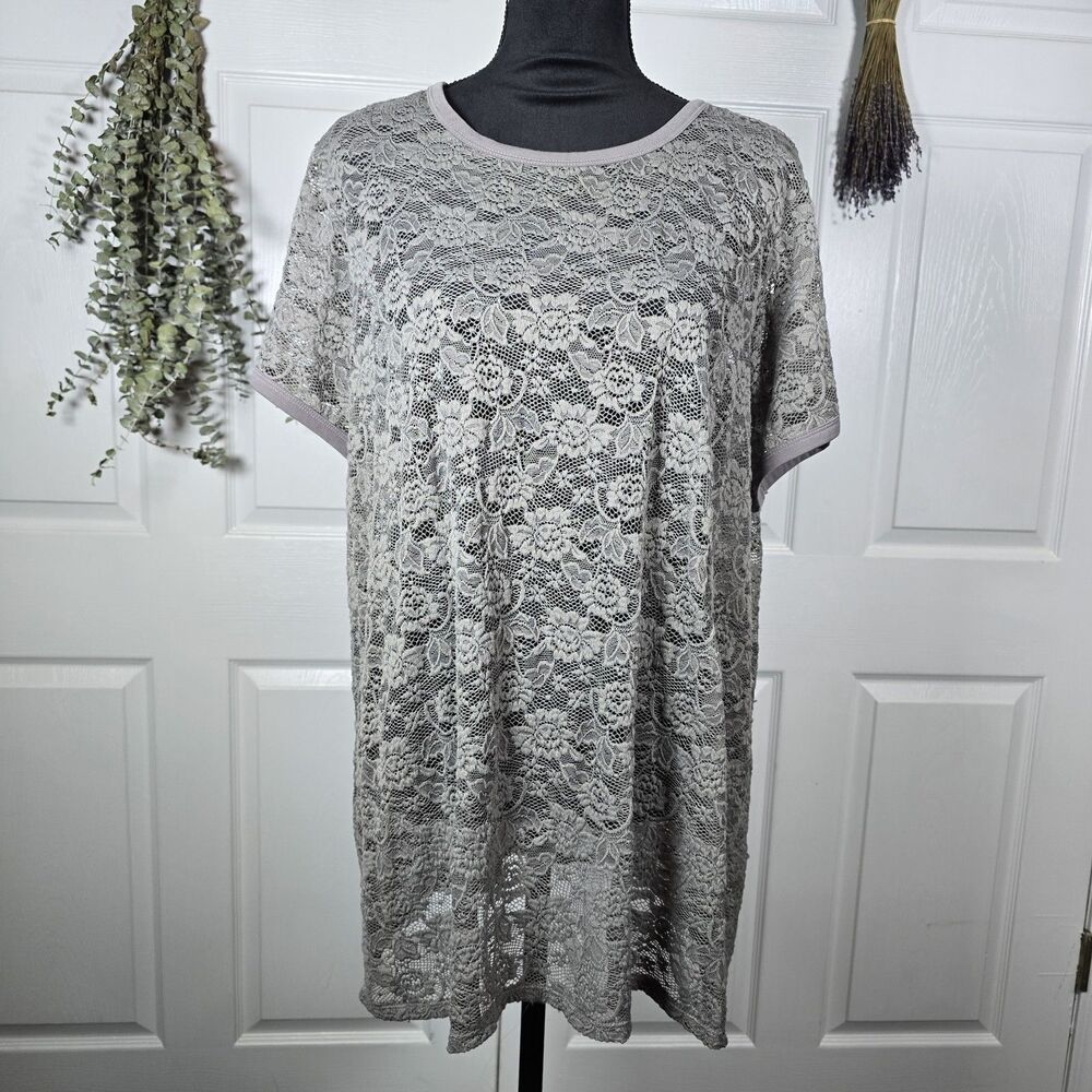 Torrid Grey Feminine Trendy Lace Overlay Crew Neck Top Womens Size 3